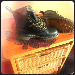 Dr. Martens Shoes - Classic dr martens Dr. Martens Shoes - Classic dr martens